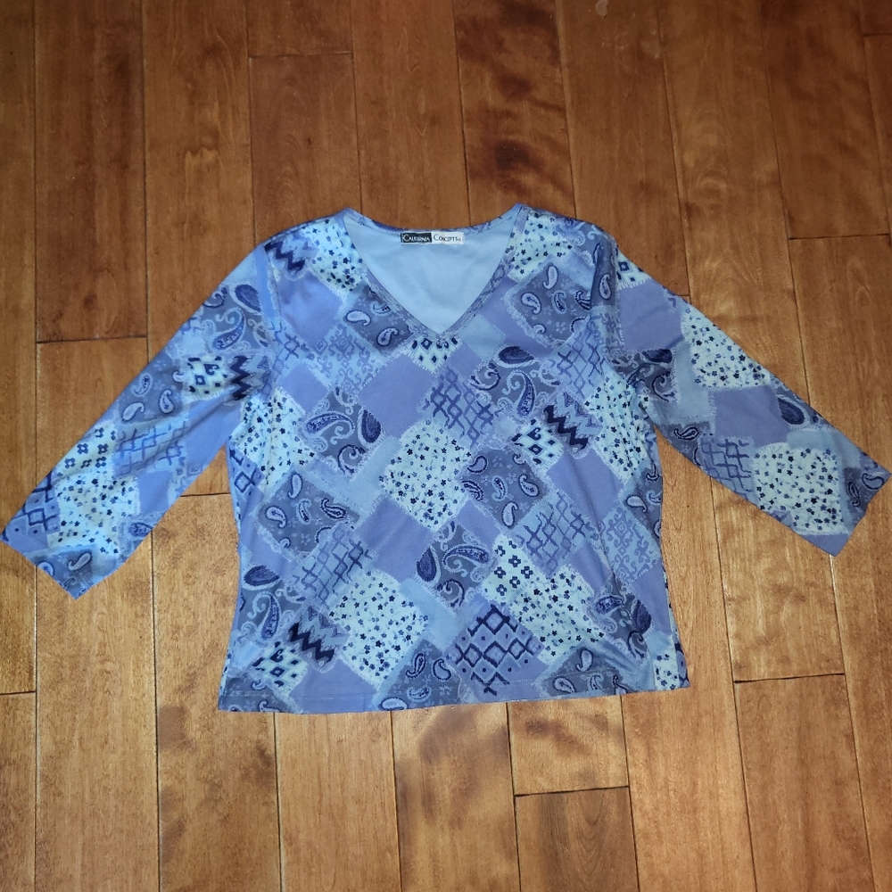 California concepts v neck top